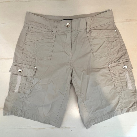 White House Black Market Pants - WHBM Pret-A-Play Size 2 Khaki Cargo Shorts Utlility Grosgrain Gorpcore 9" Inseam